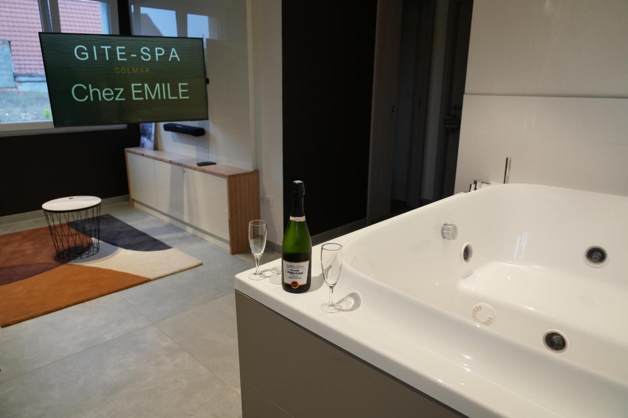 Gite Spa L'Atelier Emile - Spa Privatif - 5 Min Colmar Sainte-Croix-en-Plaine ภายนอก รูปภาพ