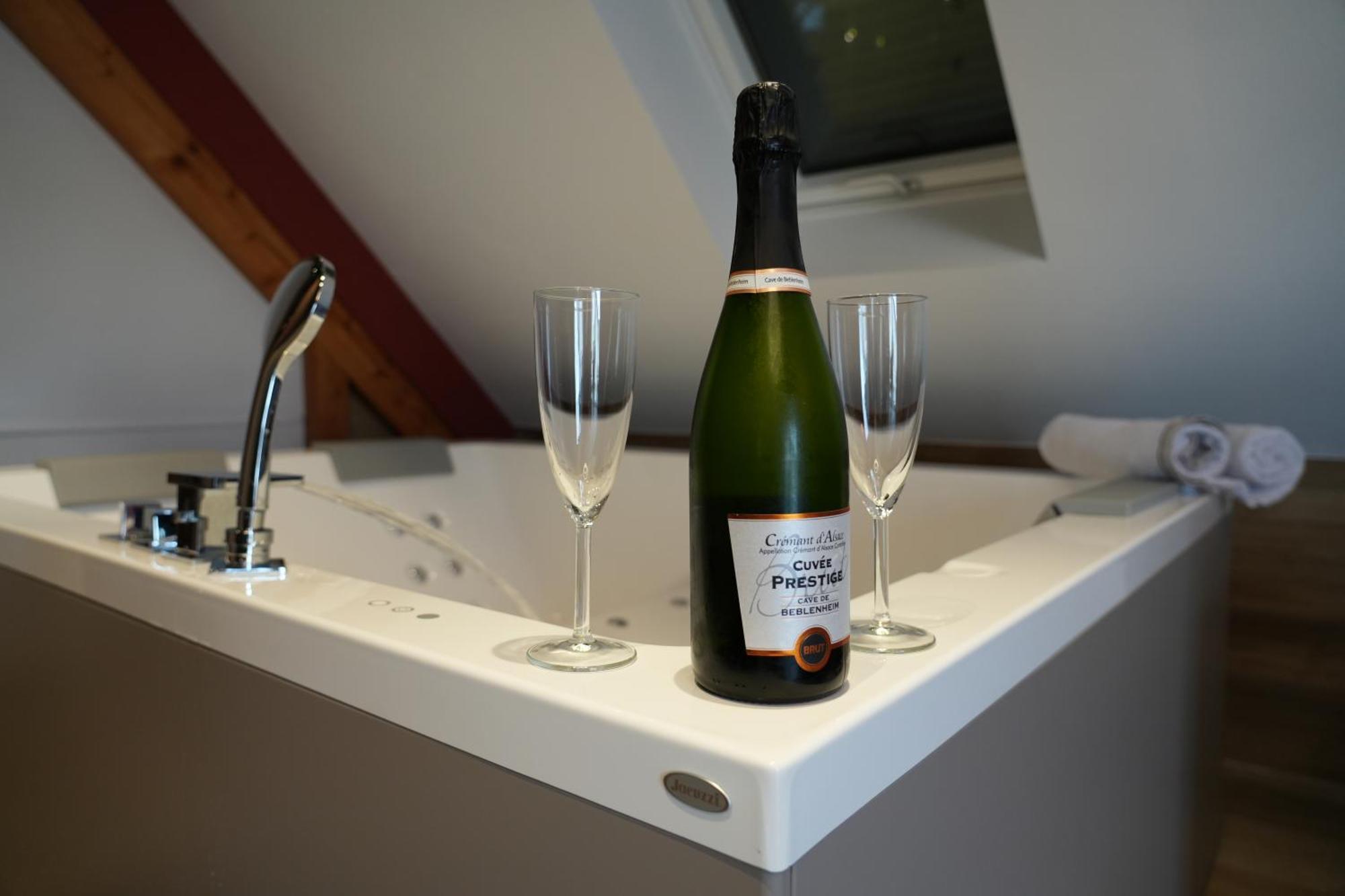 Gite Spa L'Atelier Emile - Spa Privatif - 5 Min Colmar Sainte-Croix-en-Plaine ภายนอก รูปภาพ